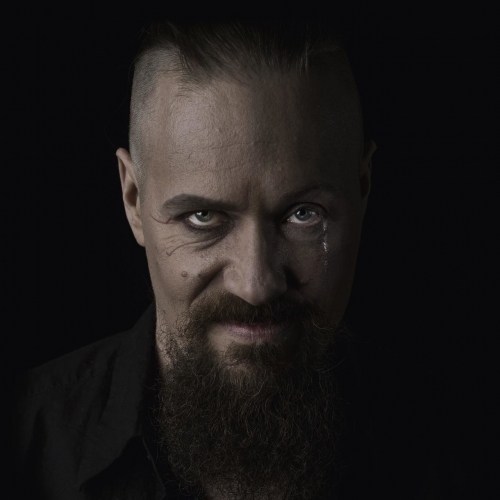 Ville Laihiala ft. Saattajat (ex-Sentenced) - Ei meillä ole kuin loisemme (2022)